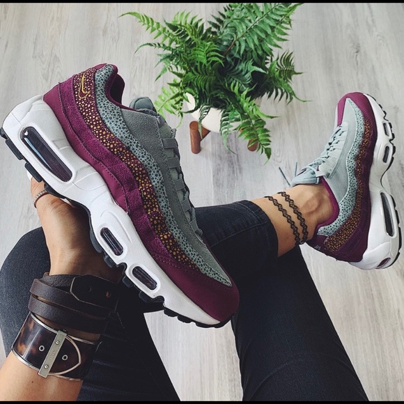 Nike Shoes - Nike air max prm sneakers